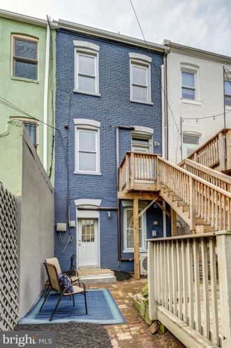 1212 Maryland Ave, Washington DC 20002-5570 exterior