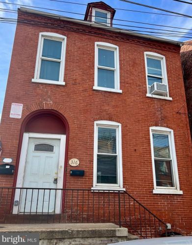 316 Prince St, Lancaster PA 17603-3024 exterior