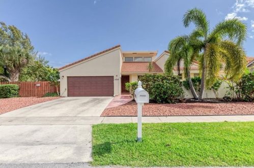 7298 4th Ave, Boca Raton, FL 33487-2352