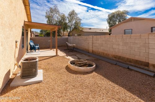 1653 Gaffer Pl, Tucson AZ  85746-3401 exterior