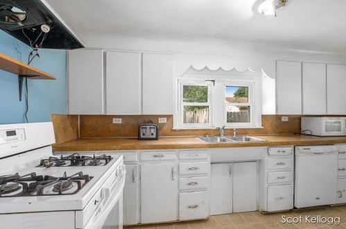 3717 Oriole Ave, Wyoming MI exterior