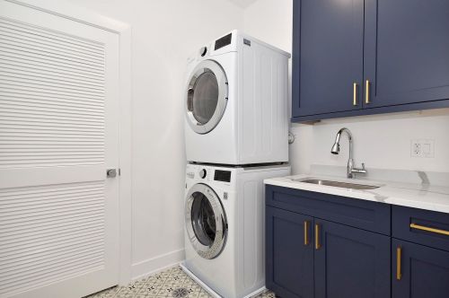 4841 Oakley Ave, Chicago IL 60659-5208 exterior