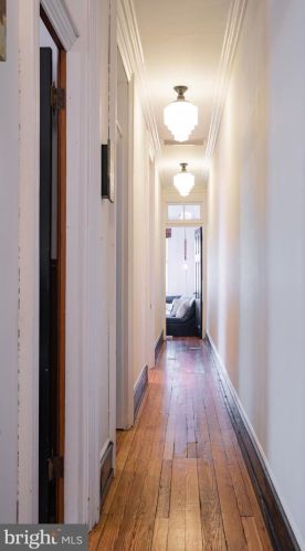 526 Girard Ave, Philadelphia PA 19130-1617 exterior