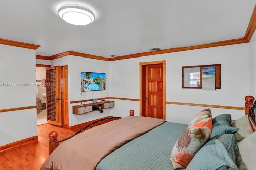 17831 84th Pl, Hialeah FL  33015-2502 exterior