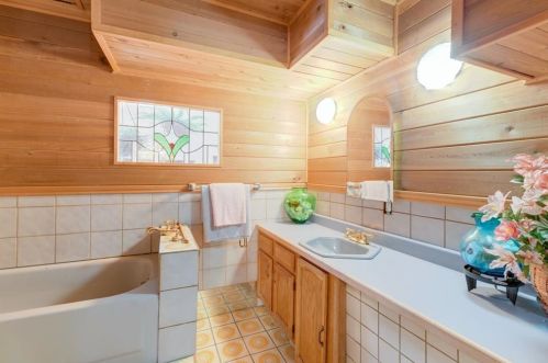 12422 Deer Trak, Austin TX 78727-5746 exterior