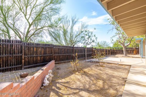 7055 Camino De Ln Tierra, Tucson AZ 85741-2416 exterior