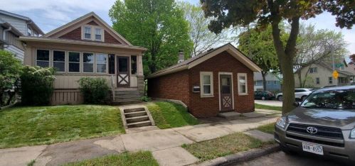 6033 Fairview Ave, Milwaukee WI  53213-4278 exterior