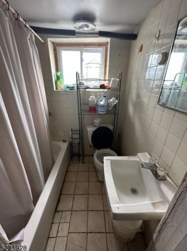 322 Vermont Ave, Irvington NJ 07111-2563 exterior