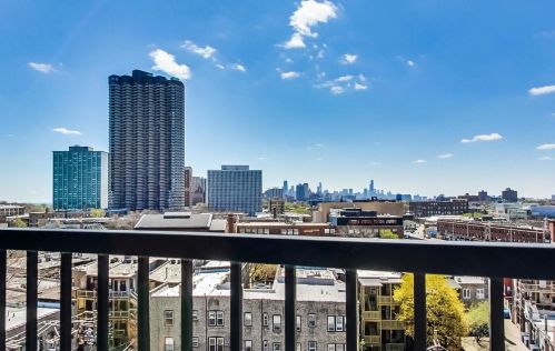 725 Sheridan Rd, Chicago IL 60613-3239 exterior