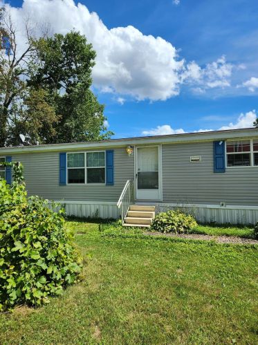 4 Duke Ln, Concord, NH 03303-4116