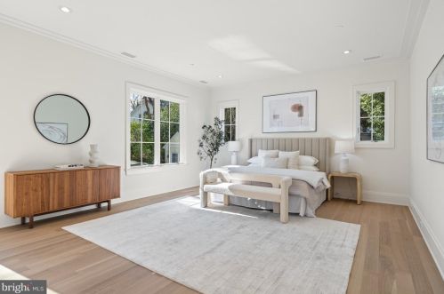 4526 Hawthorne St, Washington DC 20016-3570 exterior