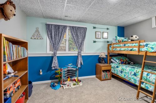 7497 Sunview Dr, Grand Rapids MI 49548-7382 exterior