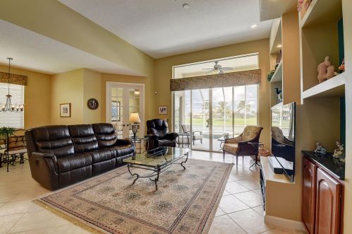 6791 Southport Dr, Boynton Beach FL 33472-6915 exterior