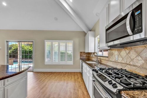 606 Date St, Brea CA 92823-6305 exterior