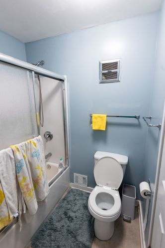 5225 Kimbark Ave, Chicago IL  60615-4009 exterior