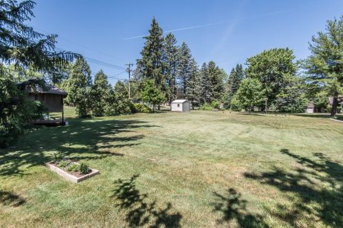 2569 Root Riv Pkwy, Milwaukee WI 53227-1849 exterior