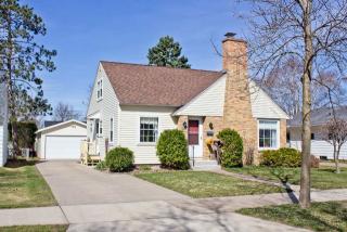 932 9th Ave, Wausau, WI 54401-2843