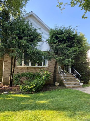 23 Morris Ave, Edison, NJ 08837-3027