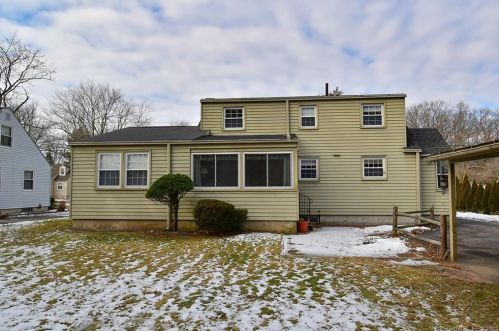 1052 Plymouth St, Windsor CT 06095-3653 exterior