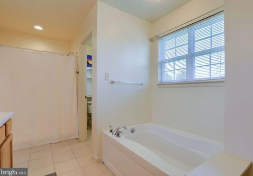 152 Merlin Dr, Hummelstown PA  17036-8841 exterior