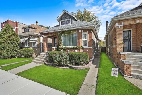 7235 Washtenaw Ave, Chicago IL  60645-1435 exterior