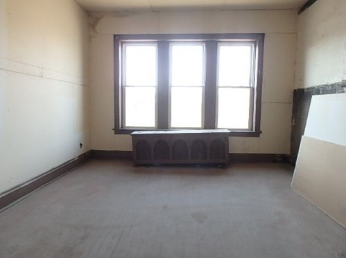 8305 Burley Ave, Chicago IL exterior