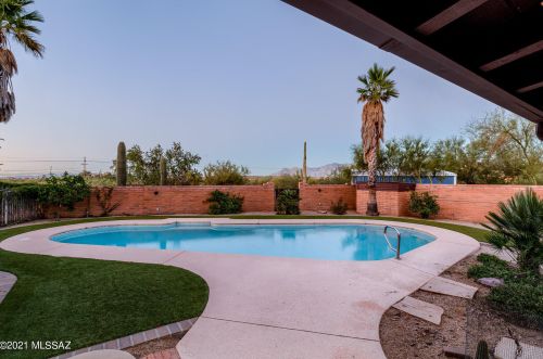 4375 Anklam Rd, Tucson AZ 85745-2149 exterior