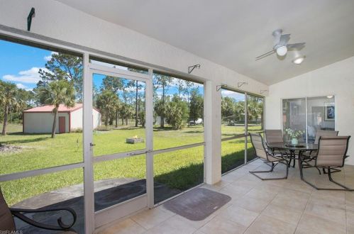 2781 8 Ave, Naples FL 34120-4993 exterior