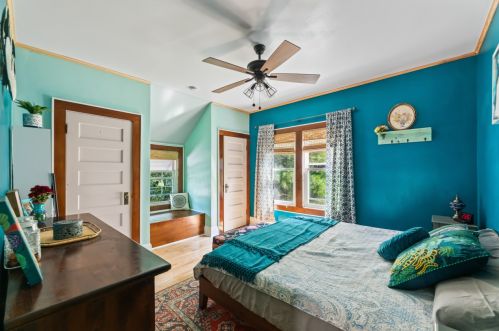 3379 Newhall St, Milwaukee WI 53211-3045 exterior