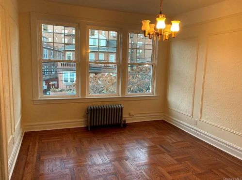 539 232nd St, Bronx NY  10463-3585 exterior