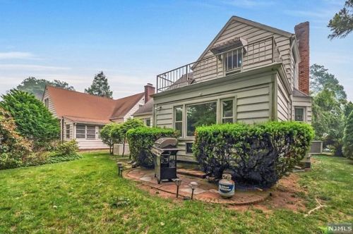 1084 Trafalgar St, Teaneck NJ  07666-1928 exterior