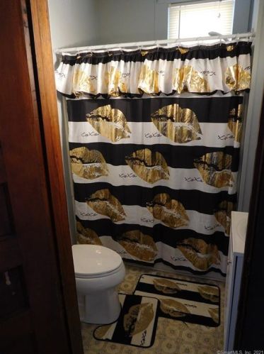 815 East St, New Britain CT 06051-1703 exterior