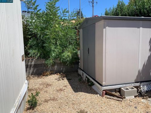 81 Terrace Dr, Concord CA 94518-2047 exterior