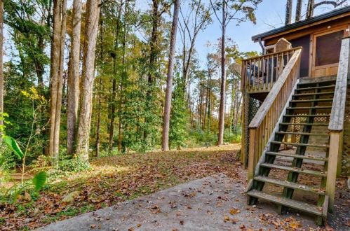 2607 Hawthorne Dr, Atlanta GA 30345-1328 exterior