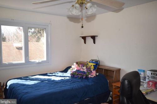 24 Abel Pl, Media PA 19063-5423 exterior