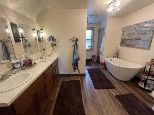 1724 Grumann Dr, Tomah WI  54660-1002 exterior