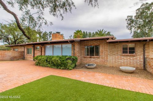 3380 Arroyo Chico, Tucson AZ  85716-5813 exterior