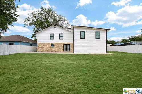 718 Grosvenor St, San Antonio TX 78221-1408 exterior