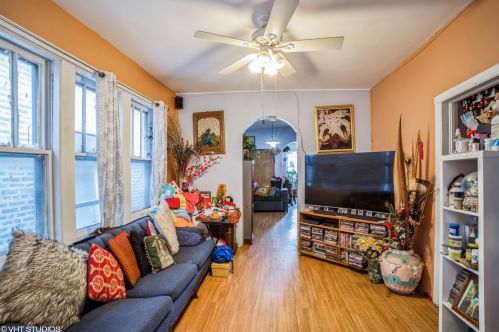 2881 Throop St, Chicago, IL 60608-5922