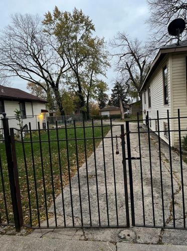 1031 104th St, Chicago, IL 60643-3050