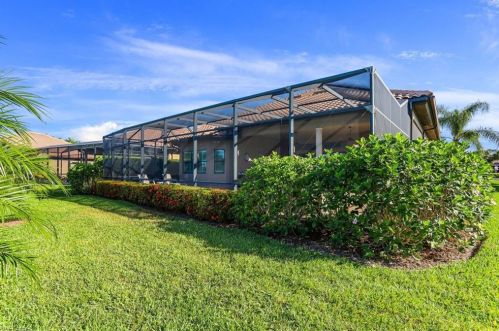 6838 Canwick Cove Cir, Naples FL 34113-3201 exterior