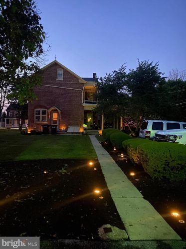 2008 Marietta Ave, Lancaster PA 17603-2354 exterior