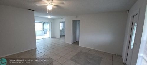 2069 Hideaway Cir, Fort Pierce FL  34952-4801 exterior