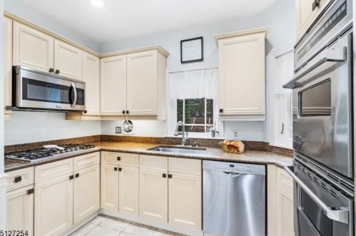 303 Prospect St, Westfield NJ 07090-4242 exterior