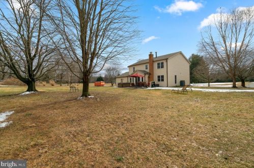 2 Granby Ct, Rockville MD 20855-1406 exterior