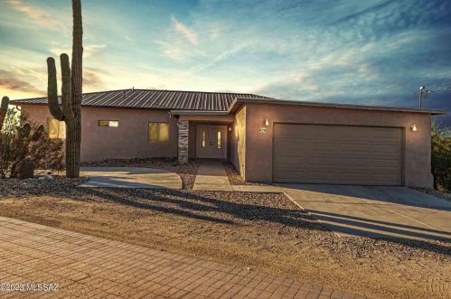 828 Cresta Loma Dr, Tucson AZ 85704-3706 exterior