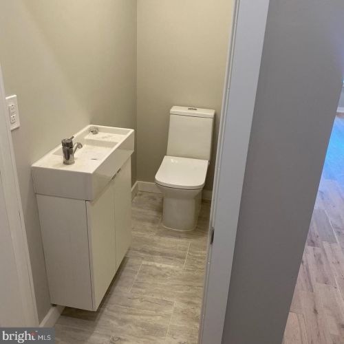 1945 Marshall St, Philadelphia PA 19122-1405 exterior