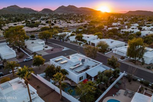 1302 Canterbury Dr, Phoenix, AZ 85022-4414