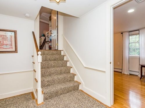 146 Arnold Rd, Newton MA 02459-3046 exterior