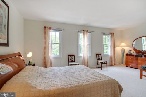 11920 Bargate Ct, Rockville MD 20852-4117 exterior